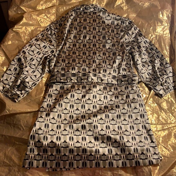 FDJ SZ 10 LONG SLEEVES 97% POLYESTER 3% SPANDEX BLOUSE - Picture 2 of 6